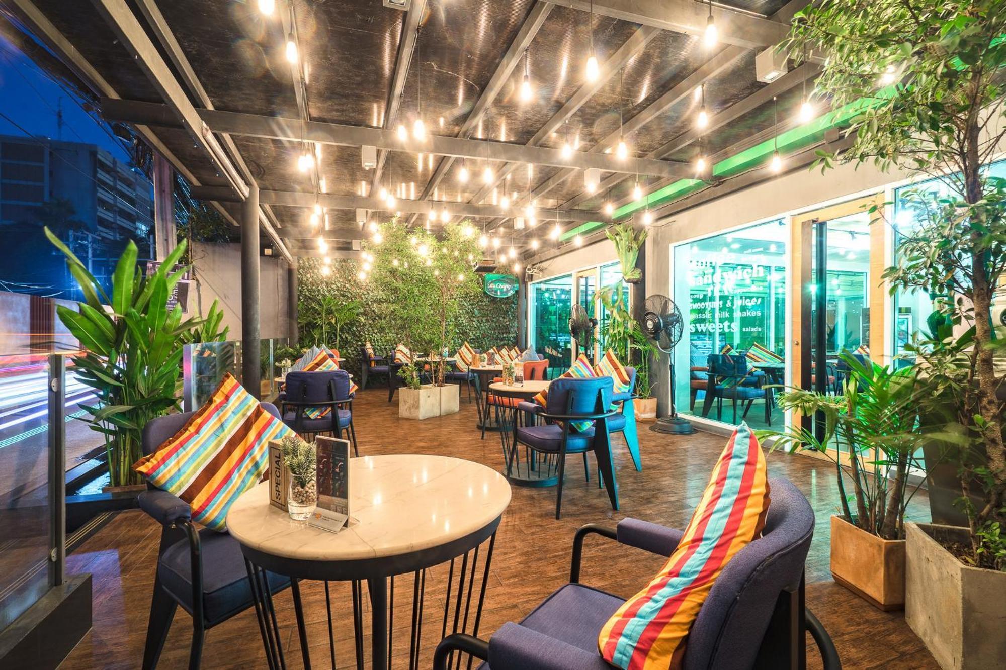 Hotel Citrus Sukhumvit 11 By Compass Hospitality Bangkok Exterior foto